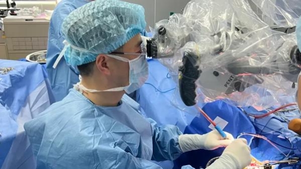 男子陪妻看“垂体瘤”，医生却说：她不是，你才是！这种病可以“以貌取人”