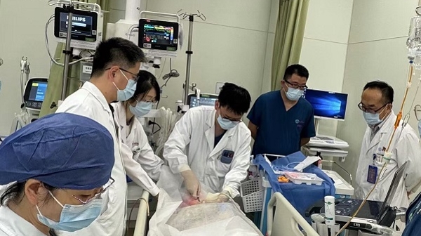 危！车祸意外命悬一线…遭遇严重创伤，新华医院急救绿色通道分秒必争守护生命