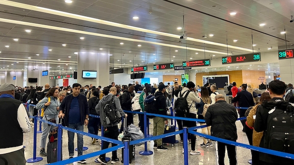 1-11月上海口岸出入境人员超3310万人次，同比增逾91%