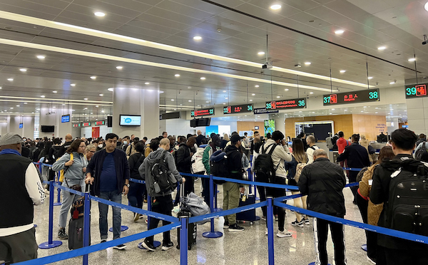 1-11月上海口岸出入境人员超3310万人次，同比增逾91%