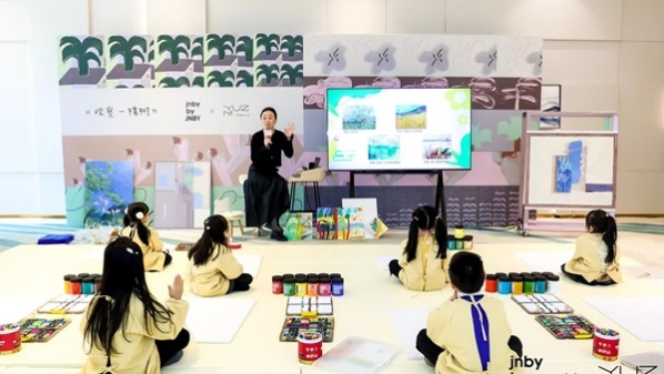 “艺术课堂”上海首开课 在绘画中激发儿童自由想象